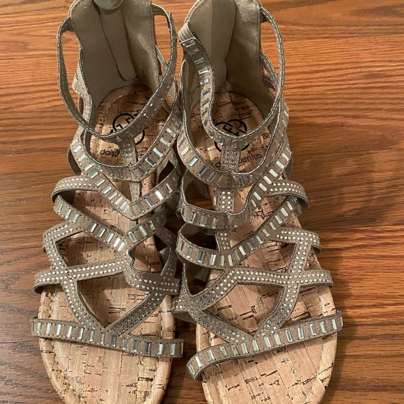 Sandals - Picture 2 of 4